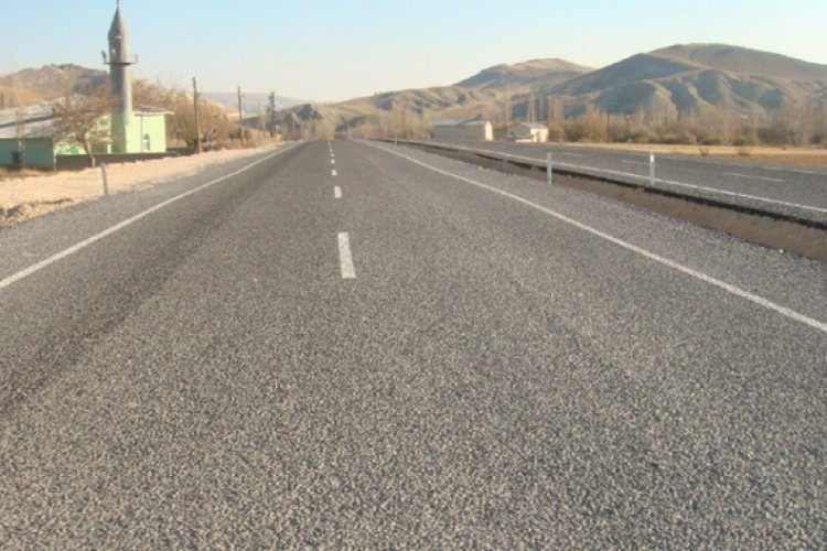 Seyir halindeki elektrikli motosiklet alev aldı