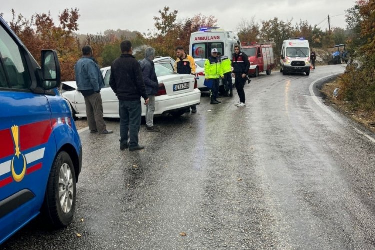Balıkesir'de trafik kazası; 5 yaralı