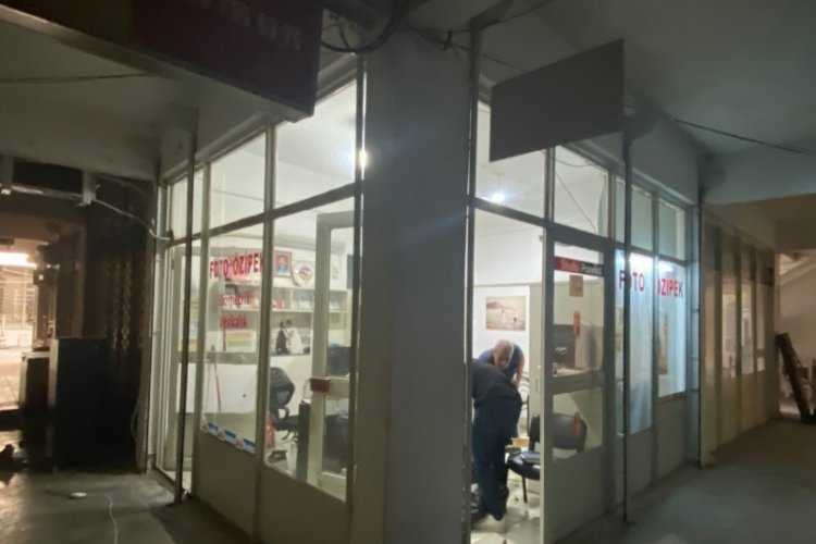 Sabah işyerine gelen fotoğraf&ccedil;ıya hırsız şoku!