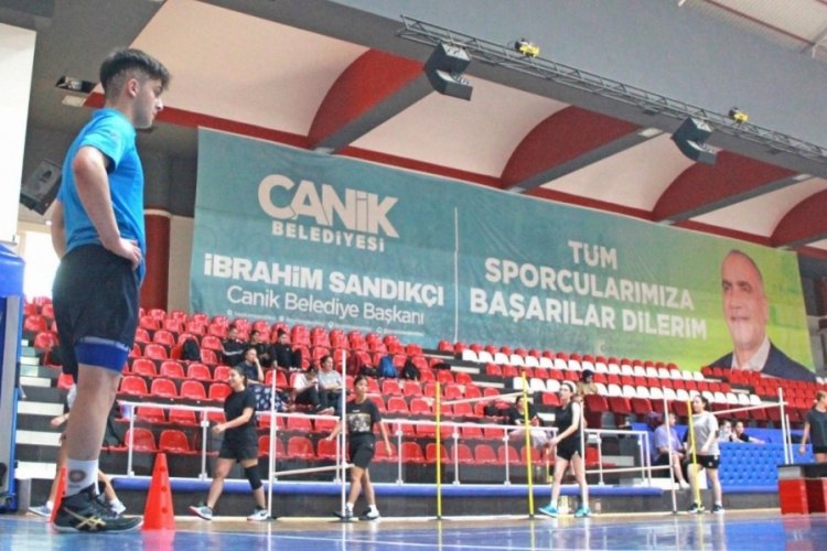 Samsun'dan gen&ccedil;lere sevindirici destek