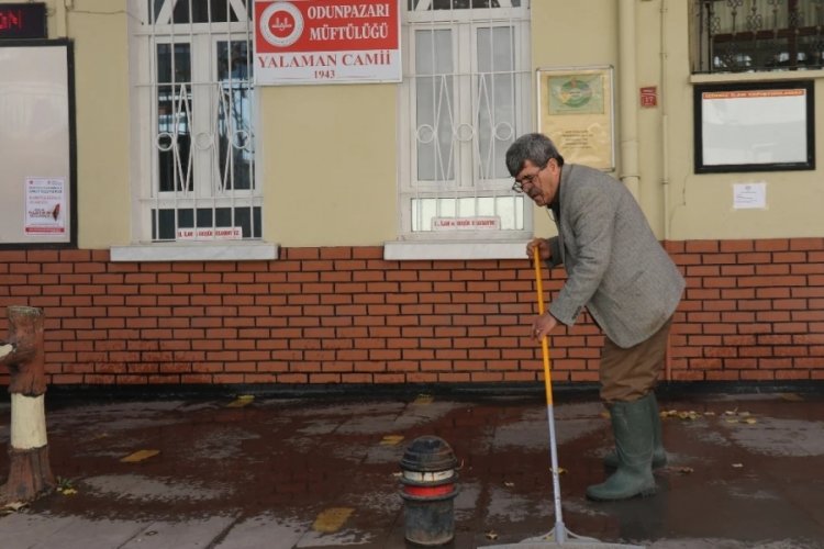 &Ouml;mr&uuml;n&uuml; hapishanede ge&ccedil;iren yaşlı adam huzuru cami de buldu