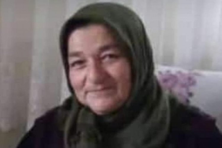 Trakt&ouml;rden d&uuml;şen kadın hayatını kaybetti