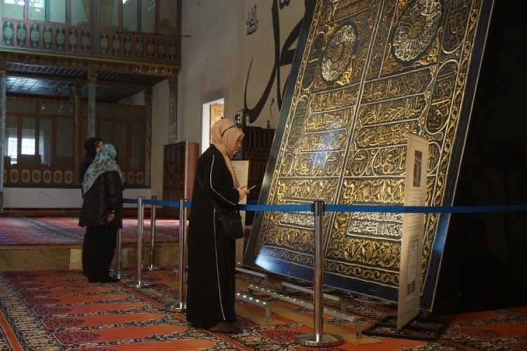 Kabe kapısının örtüsü Edirne'de ziyaretçilere açıldı