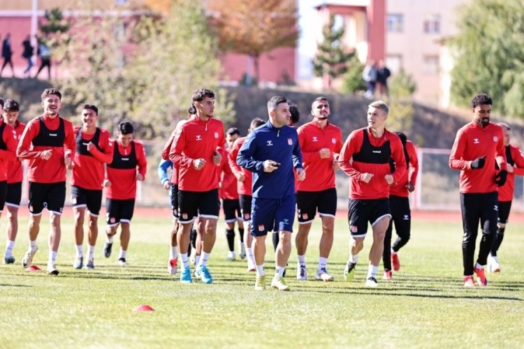 Sivasspor, Fenerbahçe için hazırlıkta