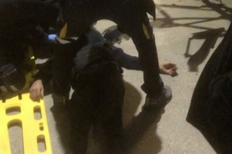 Bisikletiyle park halindeki trakt&ouml;re &ccedil;arpan &ccedil;ocuk yaralandı