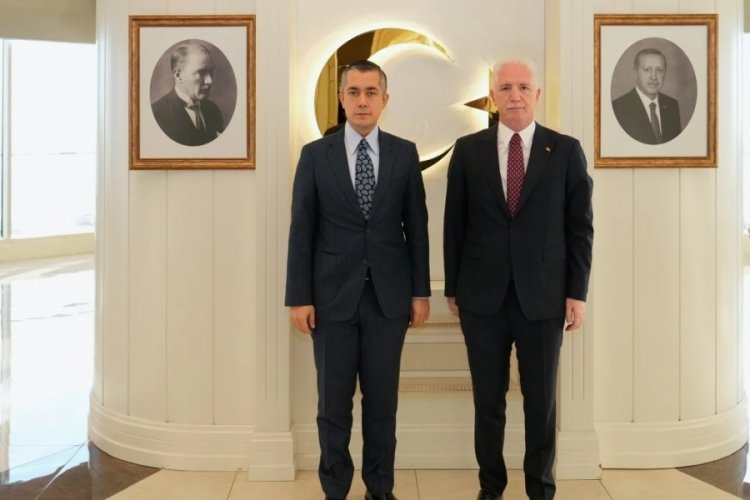 Atanan kayyuma ilk ziyaret
