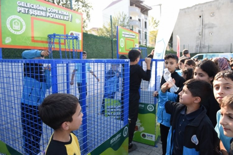 Bursa Yıldırım'da plastik atıklar çöp torbasına değil basket potasına atılacak