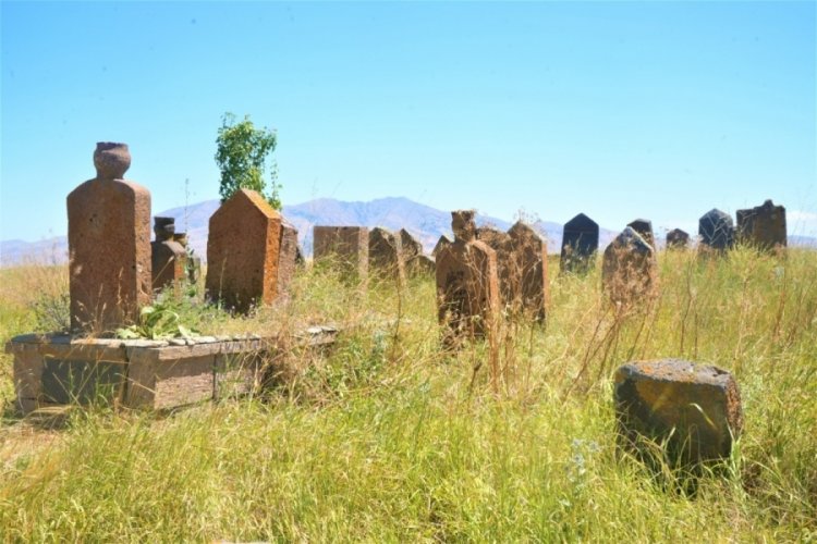 Muş'ta Akkoyunlular zamanına ait tarihi mezarlık tespit edildi