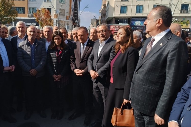 CHP Genel Başkan Yardımcısı Zeybek, baygınlık geçirdi