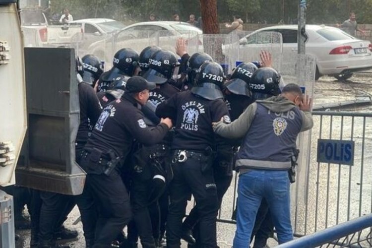 Şanlıurfa'da polislere taşlı saldırıda bulunan 8 kişi daha gözaltına alındı