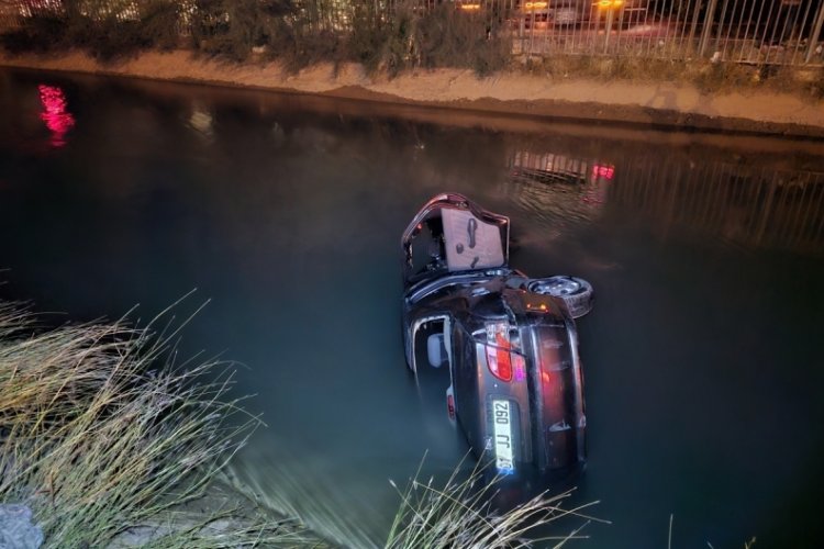 Kontrolden çıkan otomobil sulama kanalına düştü: 4 yaralı