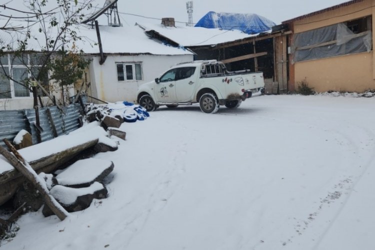 G&uuml;ne kar yağışıyla uyandılar