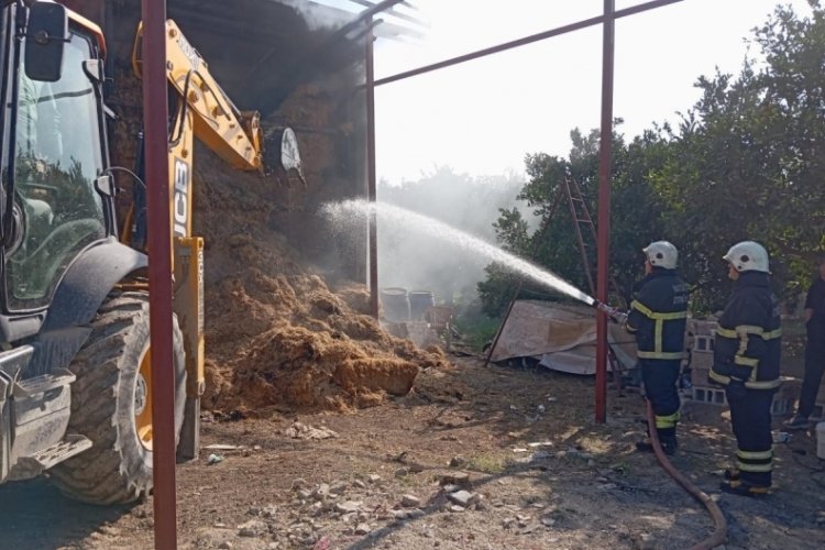 Hatay'da yangına kepçe desteği