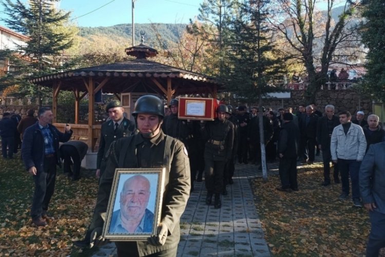 Kıbrıs Gazisi askeri törenle son yolculuğuna uğurlandı