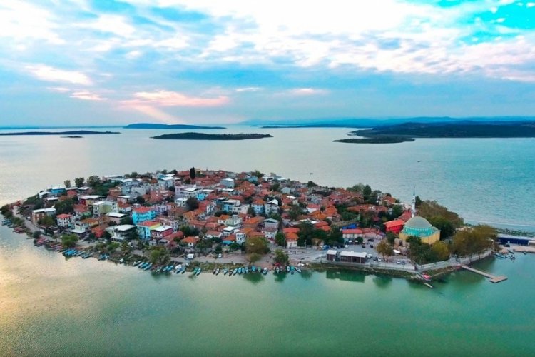 Bursa Gölyazı'daki antik tiyatroda "kişiye özel" seyirci basamağı bulundu