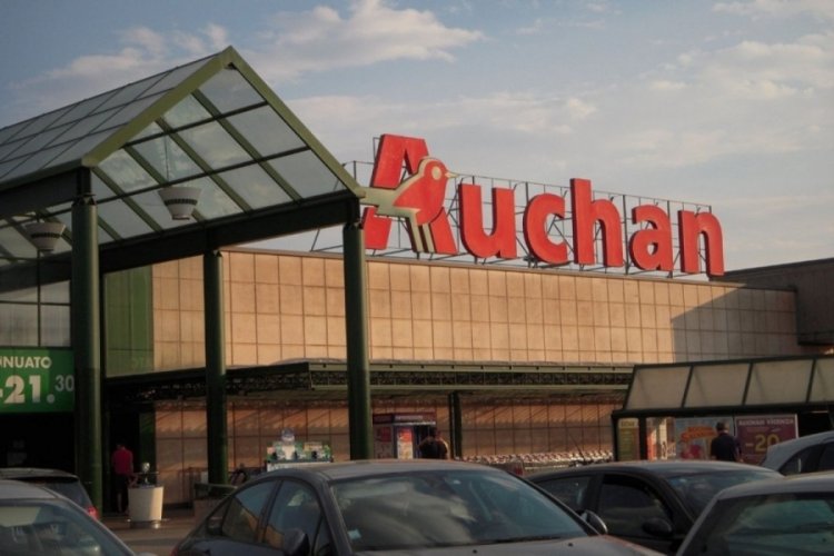 Perakende devi Auchan 10 mağazasını kapatıyor