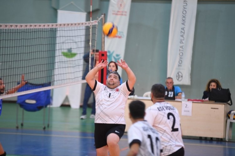 Türkiye Veteran Voleybol Turnuvası başladı