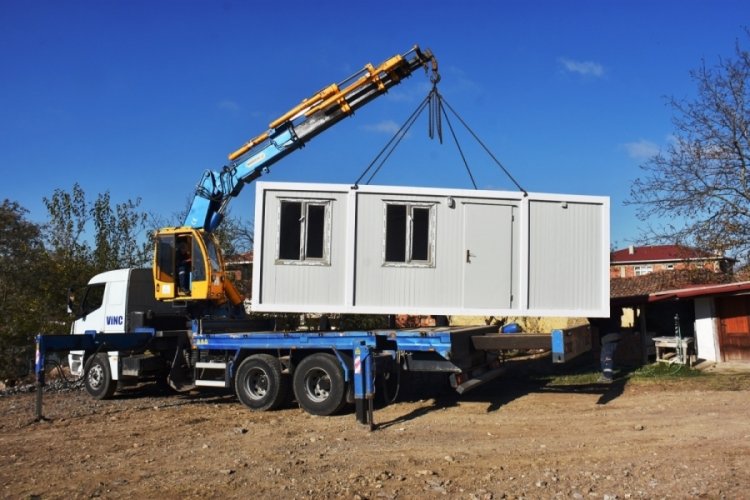 Tekirdağ'da evi çökmek üzere olan kimsesiz kadına ev desteği