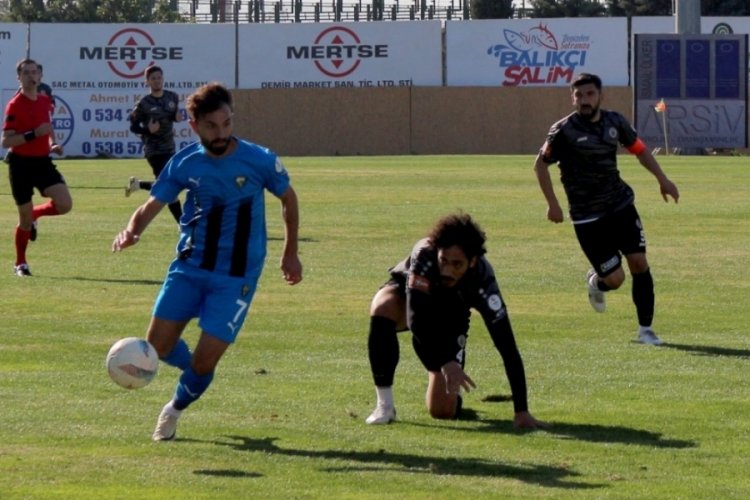 Karacabey Belediyespor - Karaman FK karşılasması berabere bitti