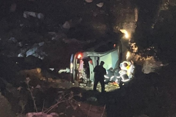 Burdur'da otomobil 50 metrelik u&ccedil;uruma d&uuml;şt&uuml;: 1 yaralı