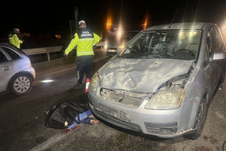 Adana'da otomobil motosiklete &ccedil;arptı: 1 &ouml;l&uuml;, 3 yaralı