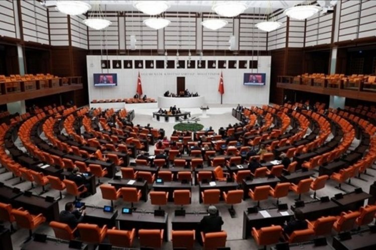 Meclis'te yeni haftada g&uuml;ndem yoğun: B&uuml;t&ccedil;e g&ouml;r&uuml;şmeleri s&uuml;r&uuml;yor