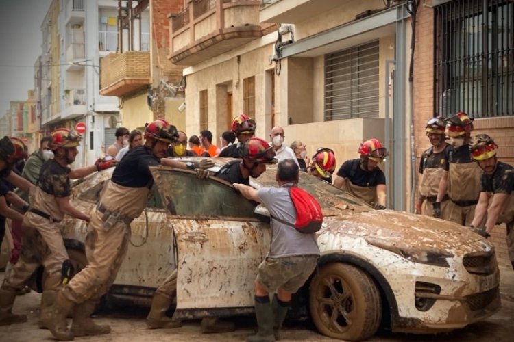 Halkın istifa &ccedil;ağrısını h&uuml;k&uuml;met reddetti