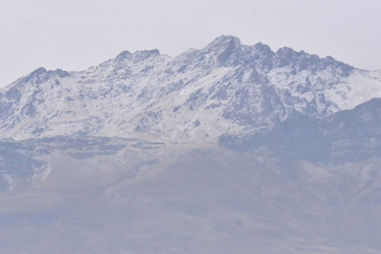 Van ile Hakkari'de kar ve sis