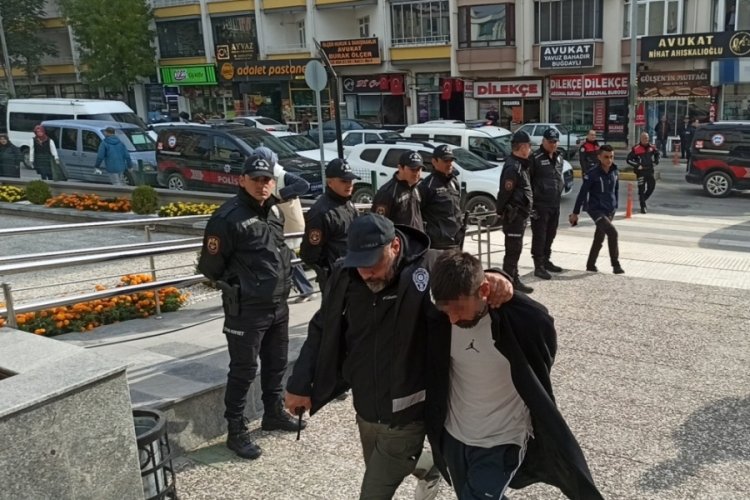 Akrabasını &ouml;ld&uuml;ren katil zanlısı adliyeye sevk edildi