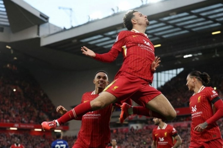 Liverpool Premier Lig'de puan farkını a&ccedil;ıyor
