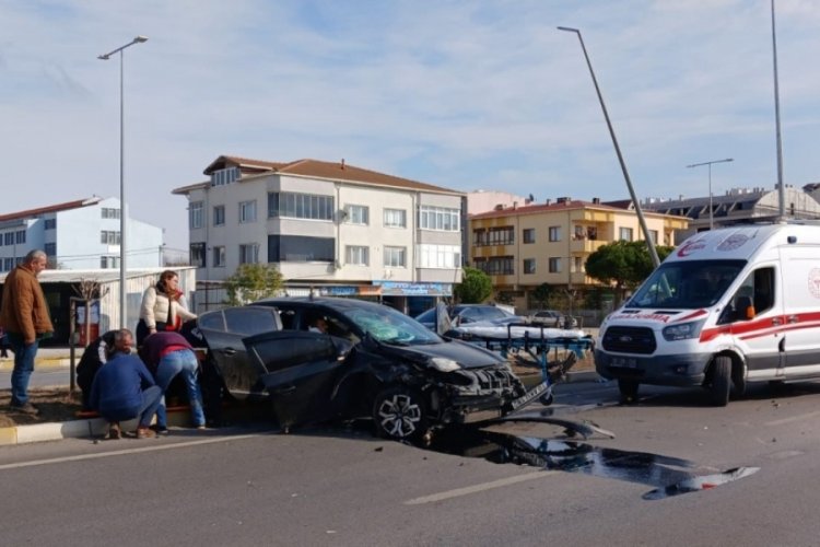 Balıkesir Bandırma'da trafik kazası: 3 yaralı
