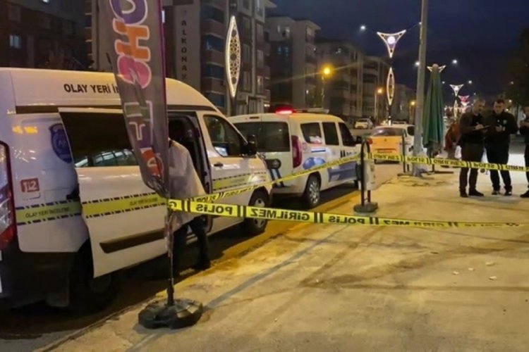 Bı&ccedil;akla kendine zarar veren şahıs hastaneye kaldırıldı