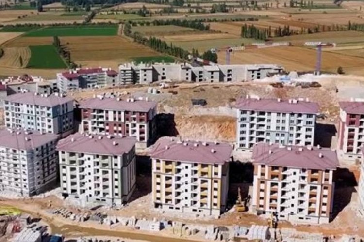 Deprem konutu hak sahipliği başvuruları i&ccedil;in 2 g&uuml;n ek s&uuml;re verilecek