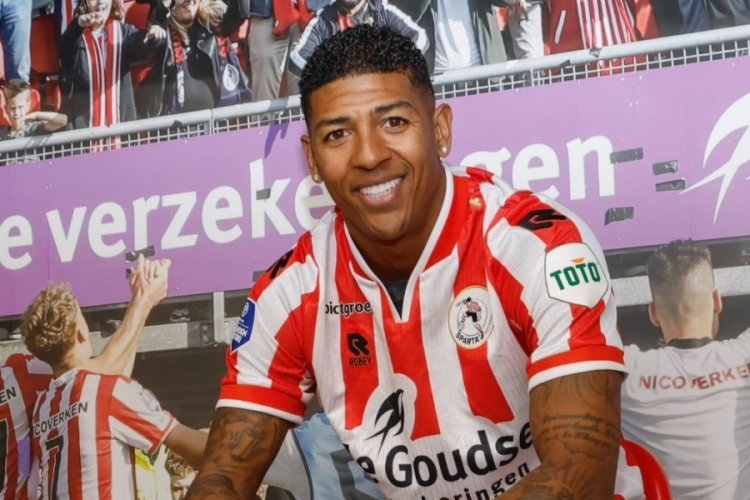 Eski Galatasaray oyuncusu van Aanholt, Sparta Rotterdam takımına transfer oldu