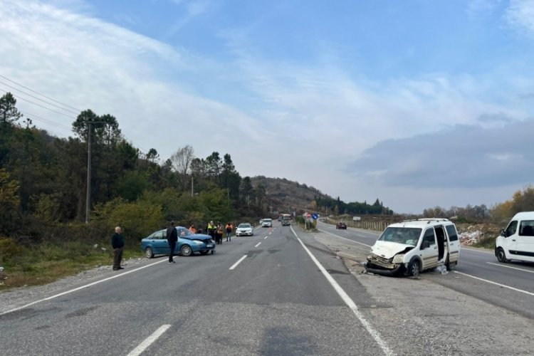 Bartın'da U dönüşü esnasında kaza gerçekleşti! 6 yaralı