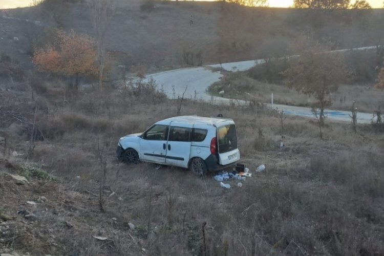 Kontrolden çıkan araç şarampole uçtu: 1 kişi yaralandı