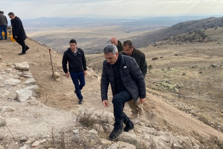 Kerkenes Harabeleri'nde Keykavus Kalesi surlarının yanı sıra yeni figürler keşfedildi