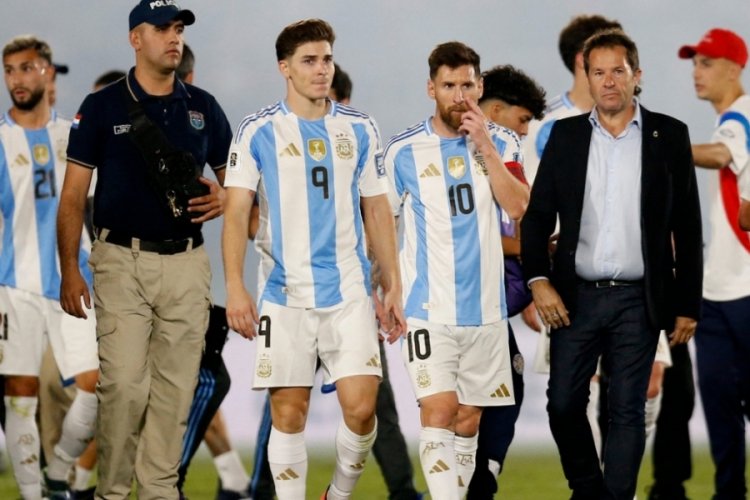 Messi, Paraguay'a karşı gelemedi!