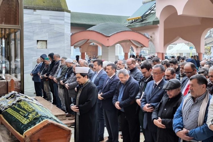 Bursa'da eşi tarafından kemerle boğularak öldürülmüşü. Yenişehir'de toprağa verildi