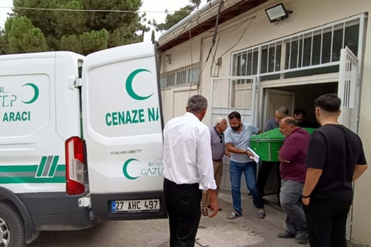 Gaziantep'de alevlerin arasında kalan çiftçi öldü