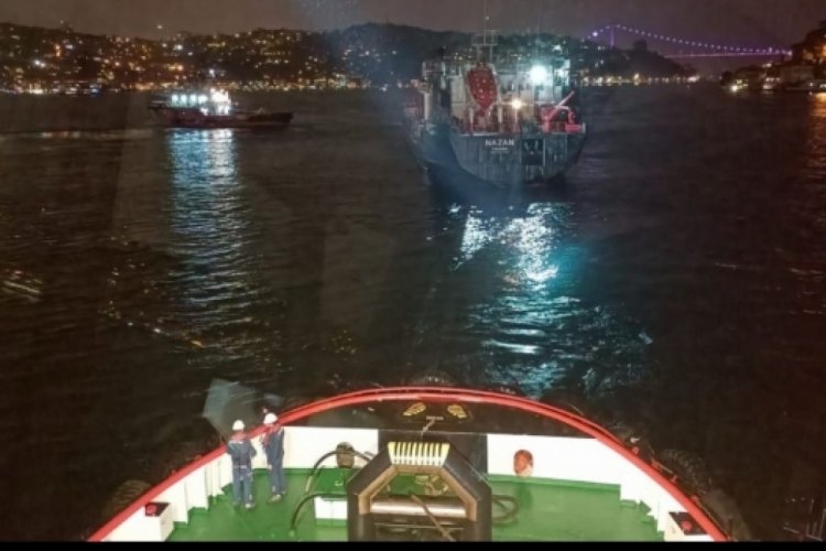 İstanbul Boğazı'nda dümeni arızalanan tanker kurtarıldı