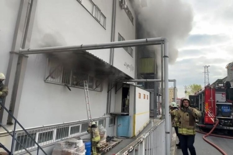 İstanbul'da iş hanında yangın!