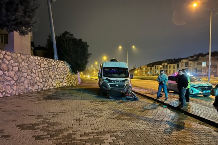 Bursa'da minibüsle çarpışan motosikletin sürücüsü yaralandı