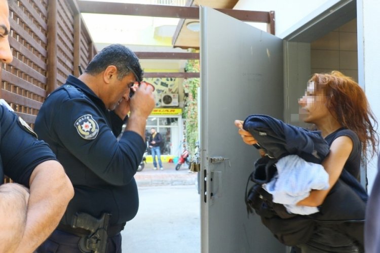 Antalya'da garip olay: Tuvalette çığlık attı, polis gelince...