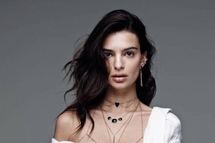 Emily Ratajkowski'nin cesur tarzı: Soğuk havaya aldırmadı