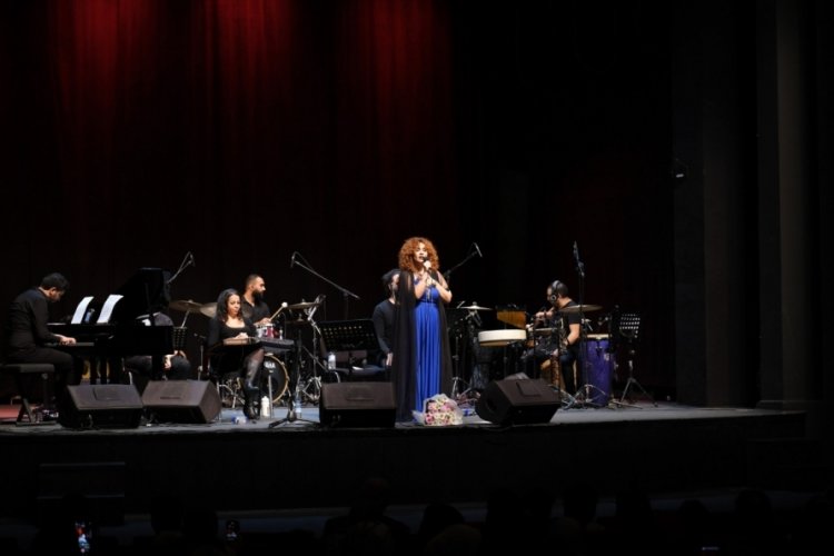 "Dünya Sesleri Bursa'da" konserleri Lena Chamamyan ile ...