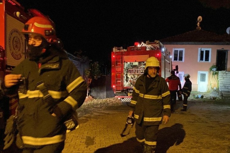 Kocaeli'de yaşlı kadın yangına uykuda yakalandı