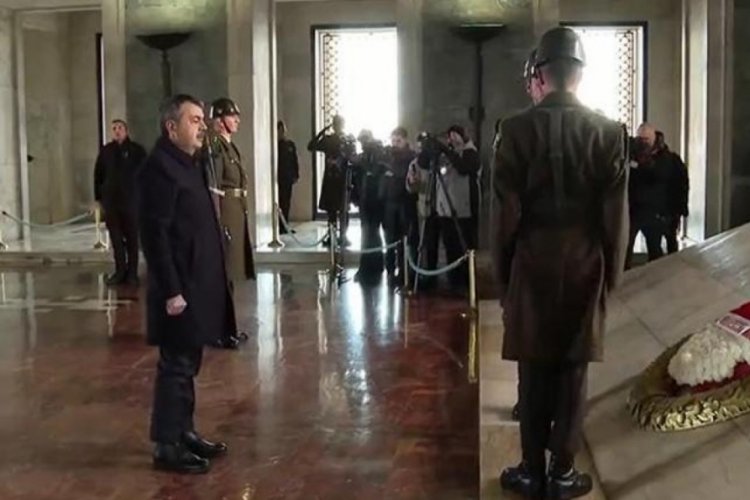 Bakan Tekin Anıtkabir'i ziyaret etti