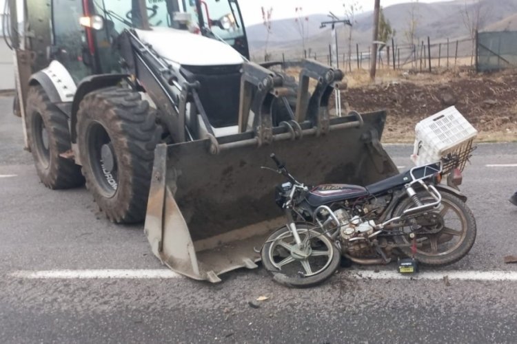 Elazığ'da kepçe ile motosiklet çarpışması sonucu 1 kişi...