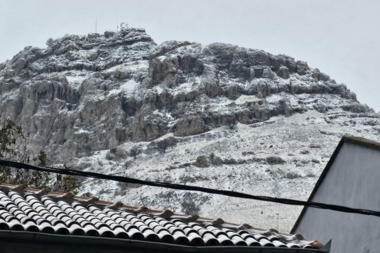 Diyarbakır'da mevsimin ilk karı yağdı